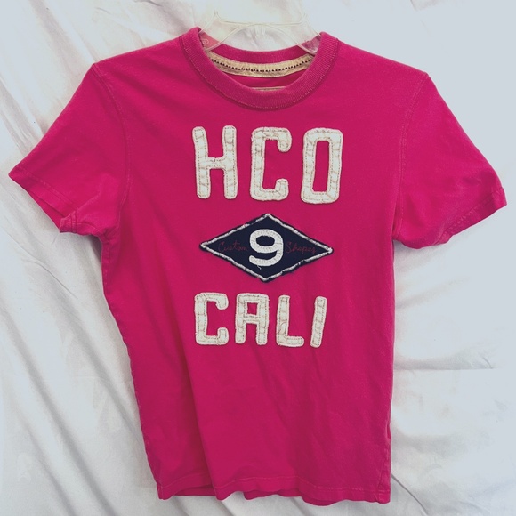 Woman’s Size Medium Hollister short sleeve t-shirt - Picture 1 of 3